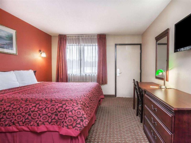 Red Carpet Hotel
